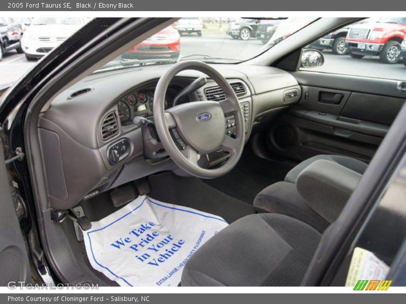 Black / Ebony Black 2005 Ford Taurus SE