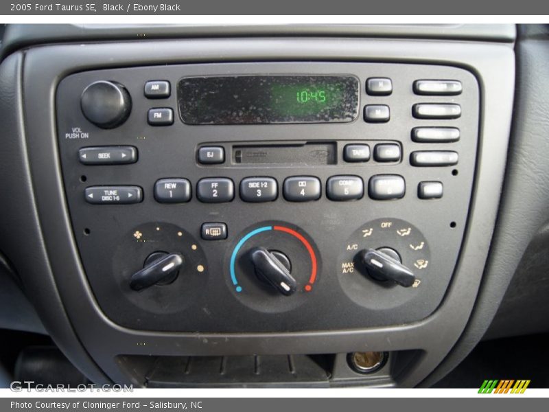 Black / Ebony Black 2005 Ford Taurus SE