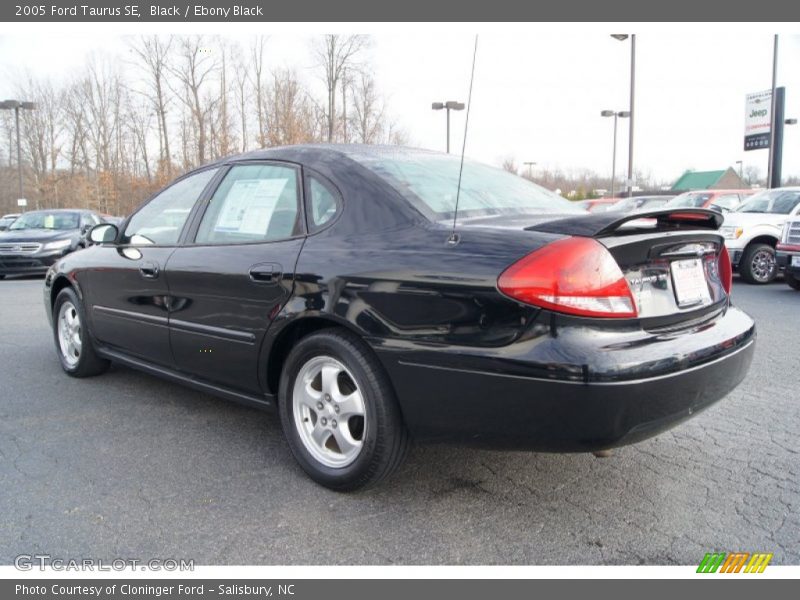 Black / Ebony Black 2005 Ford Taurus SE