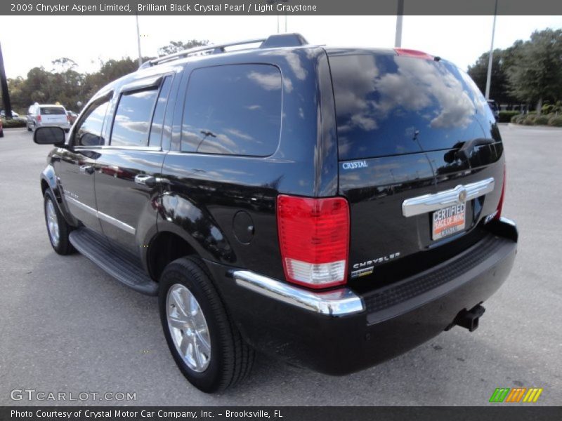 Brilliant Black Crystal Pearl / Light Graystone 2009 Chrysler Aspen Limited