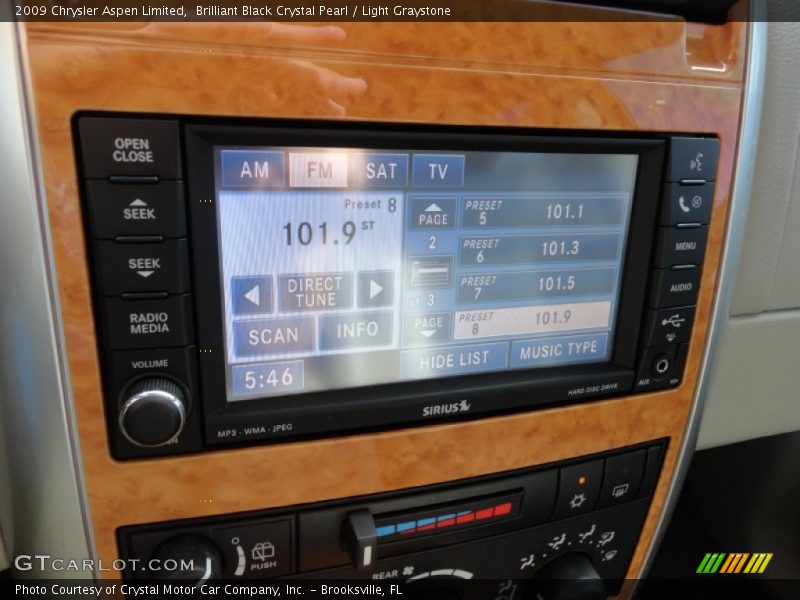 Brilliant Black Crystal Pearl / Light Graystone 2009 Chrysler Aspen Limited