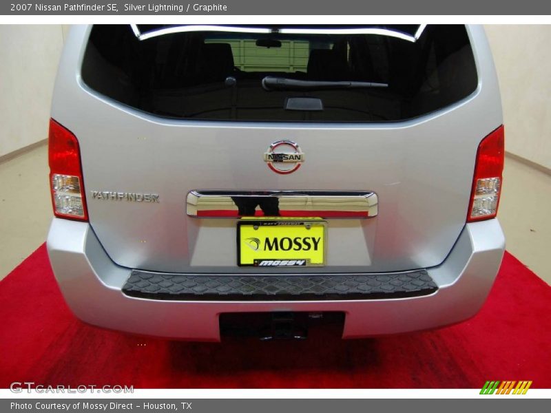 Silver Lightning / Graphite 2007 Nissan Pathfinder SE