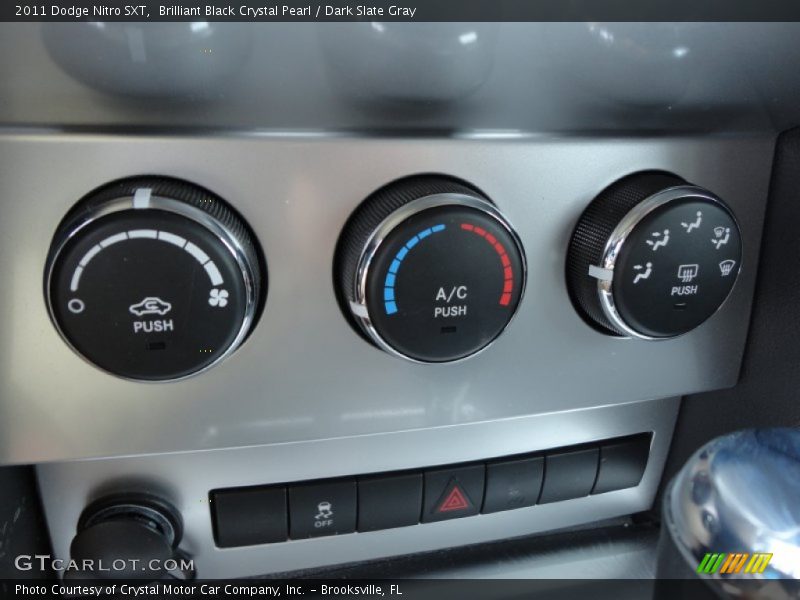 Brilliant Black Crystal Pearl / Dark Slate Gray 2011 Dodge Nitro SXT