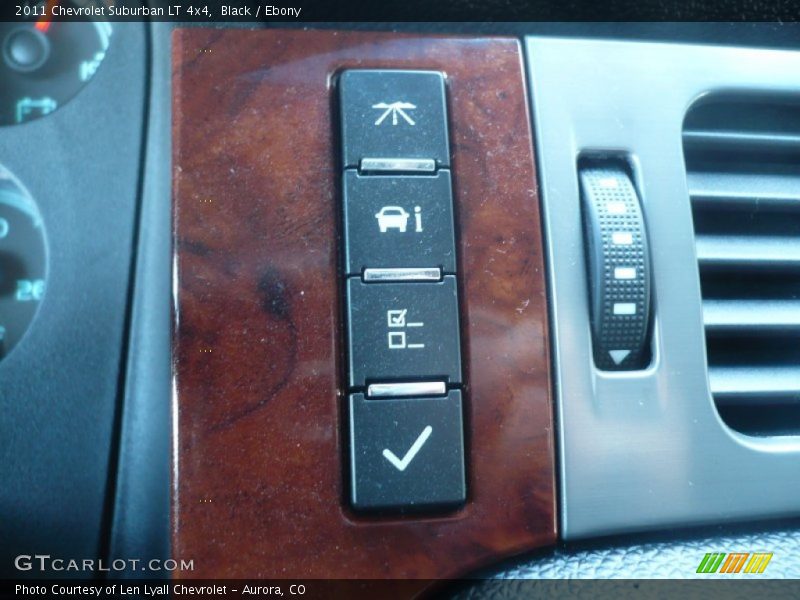Black / Ebony 2011 Chevrolet Suburban LT 4x4
