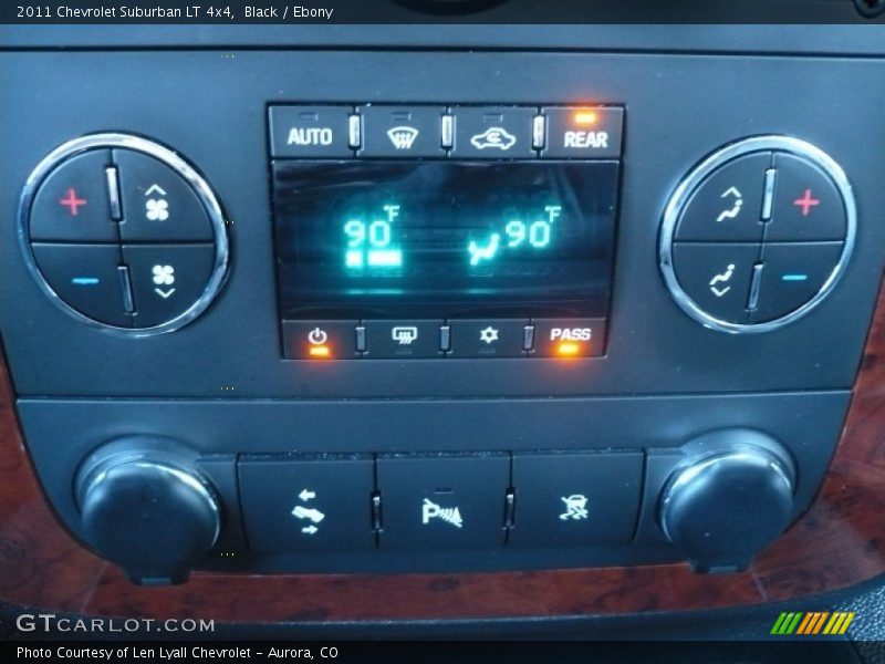 Black / Ebony 2011 Chevrolet Suburban LT 4x4