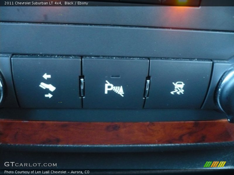 Black / Ebony 2011 Chevrolet Suburban LT 4x4