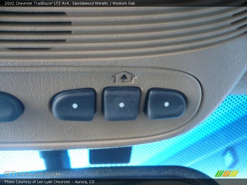 Sandalwood Metallic / Medium Oak 2002 Chevrolet TrailBlazer LTZ 4x4