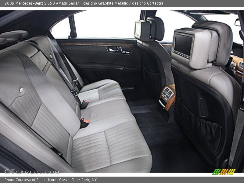 designo Graphite Metallic / designo Corteccia 2009 Mercedes-Benz S 550 4Matic Sedan