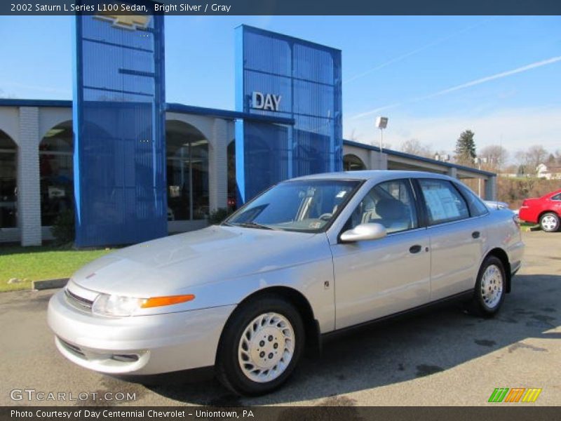 Bright Silver / Gray 2002 Saturn L Series L100 Sedan