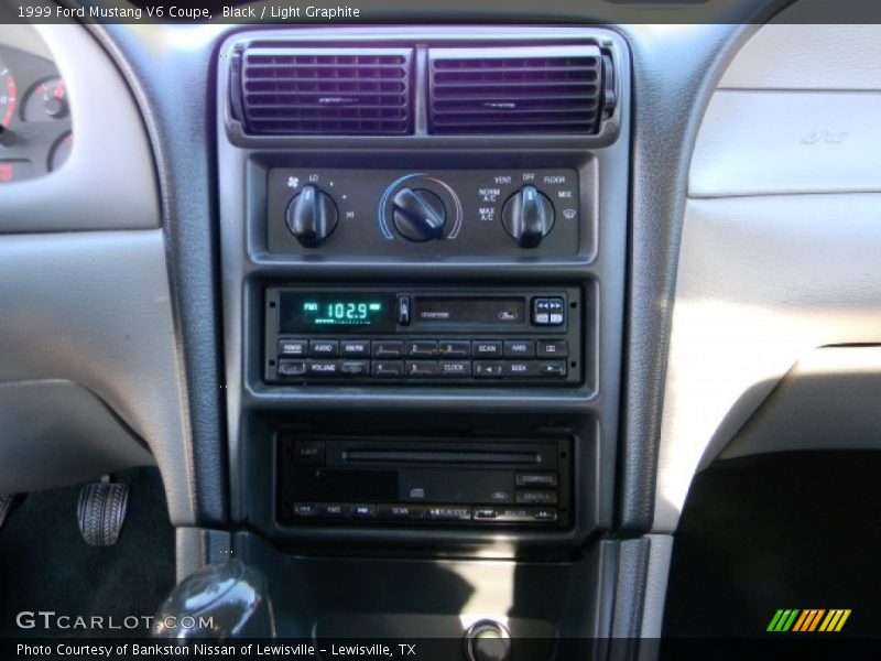 Controls of 1999 Mustang V6 Coupe