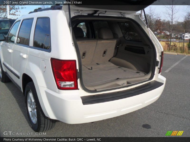 Stone White / Khaki 2007 Jeep Grand Cherokee Laredo