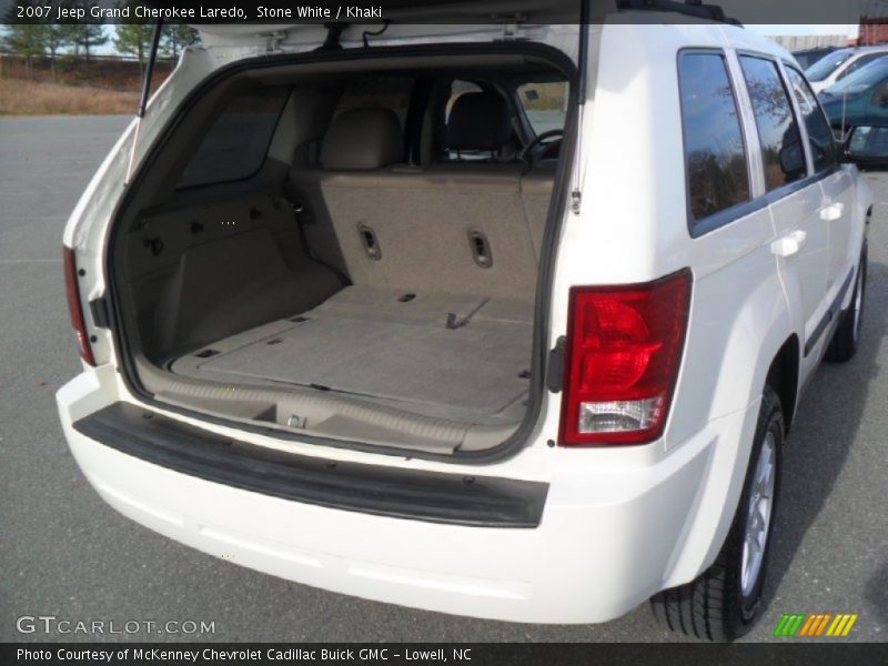 Stone White / Khaki 2007 Jeep Grand Cherokee Laredo