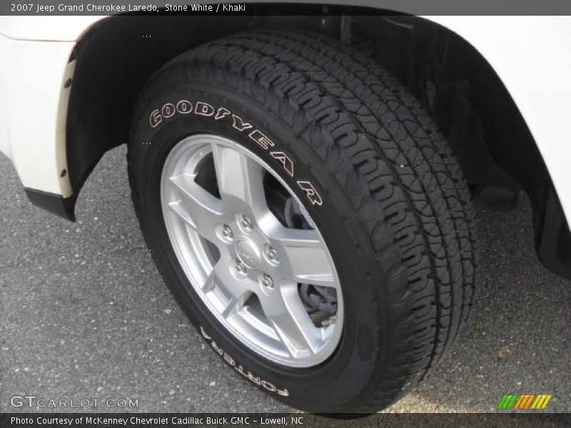 Stone White / Khaki 2007 Jeep Grand Cherokee Laredo