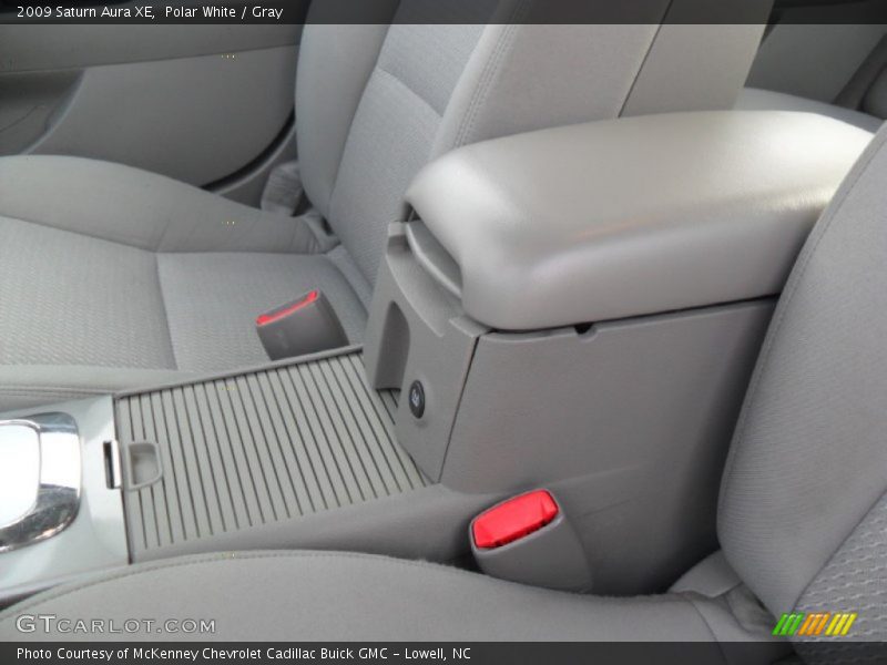 Polar White / Gray 2009 Saturn Aura XE