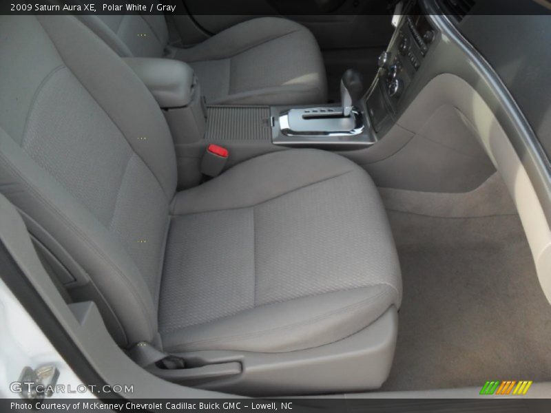 Polar White / Gray 2009 Saturn Aura XE