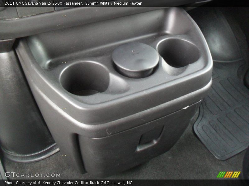 Summit White / Medium Pewter 2011 GMC Savana Van LS 3500 Passenger