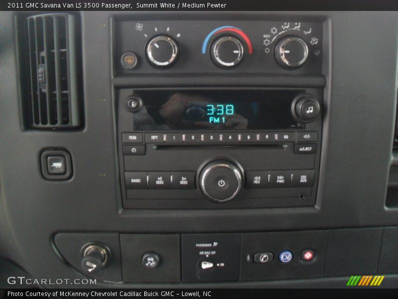 Summit White / Medium Pewter 2011 GMC Savana Van LS 3500 Passenger
