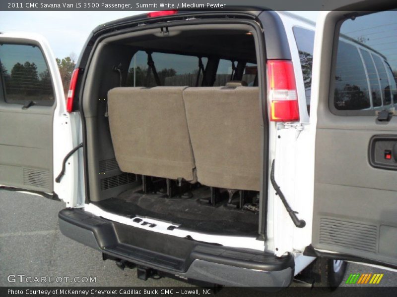 Summit White / Medium Pewter 2011 GMC Savana Van LS 3500 Passenger