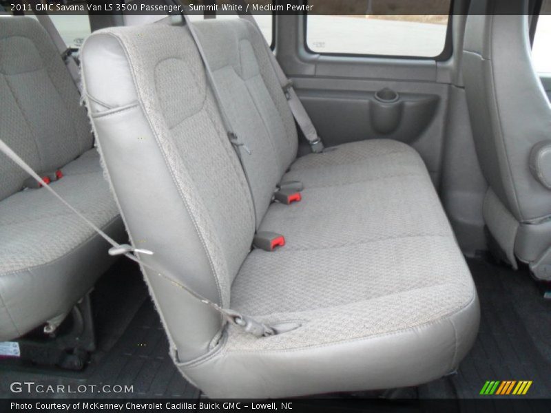 Summit White / Medium Pewter 2011 GMC Savana Van LS 3500 Passenger