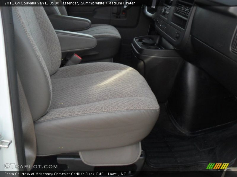 Summit White / Medium Pewter 2011 GMC Savana Van LS 3500 Passenger