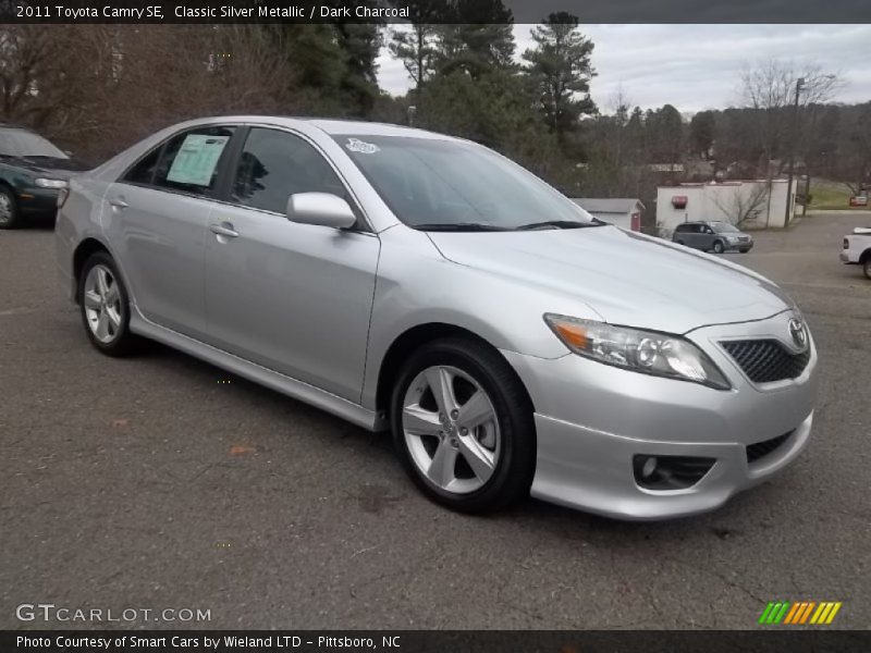 Classic Silver Metallic / Dark Charcoal 2011 Toyota Camry SE