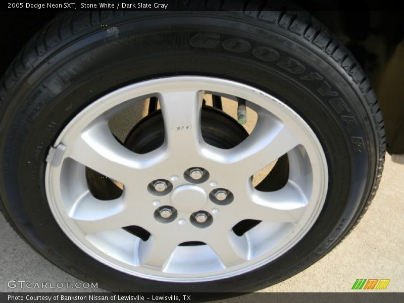 Stone White / Dark Slate Gray 2005 Dodge Neon SXT