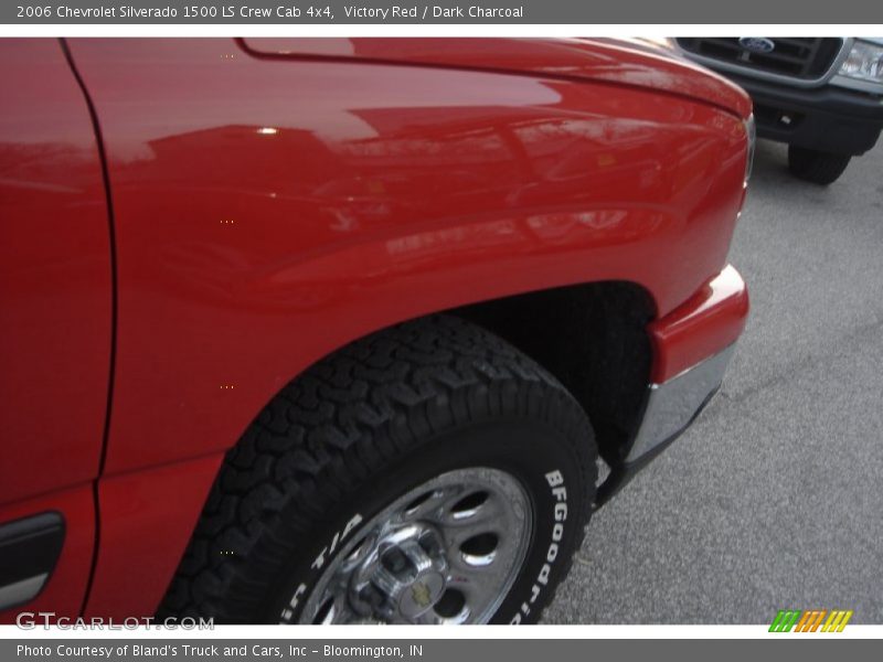 Victory Red / Dark Charcoal 2006 Chevrolet Silverado 1500 LS Crew Cab 4x4