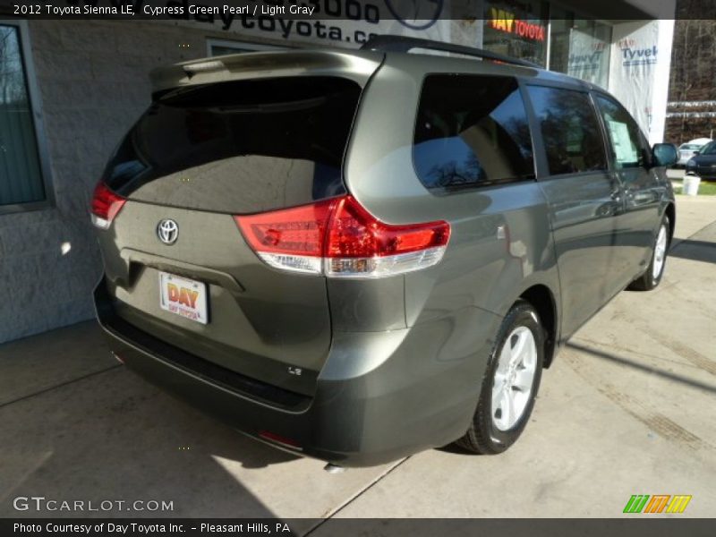 Cypress Green Pearl / Light Gray 2012 Toyota Sienna LE