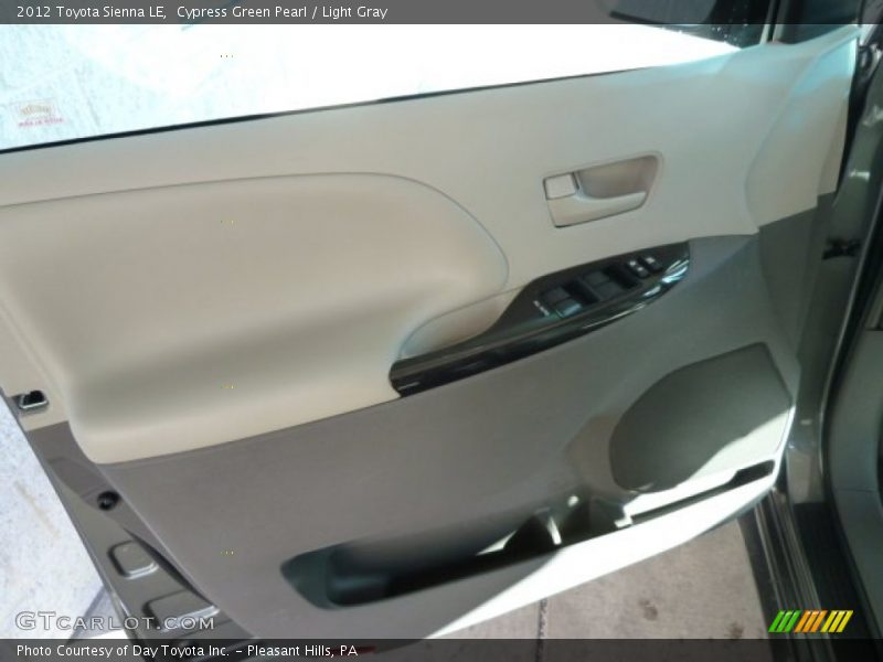 Cypress Green Pearl / Light Gray 2012 Toyota Sienna LE