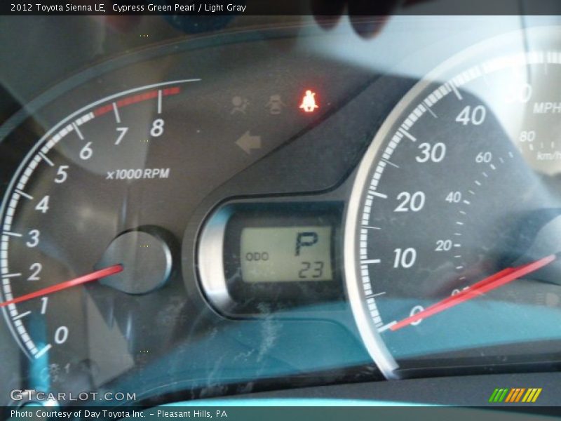Cypress Green Pearl / Light Gray 2012 Toyota Sienna LE