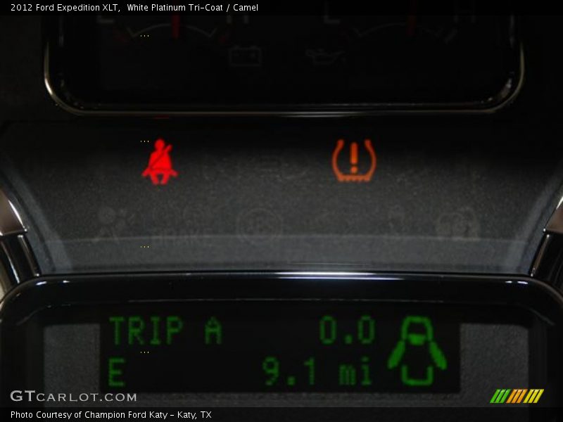 White Platinum Tri-Coat / Camel 2012 Ford Expedition XLT