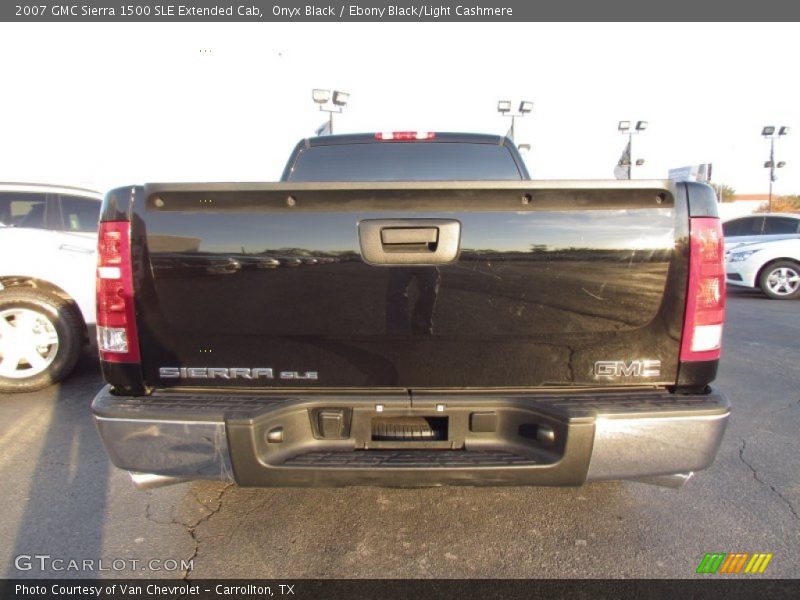 Onyx Black / Ebony Black/Light Cashmere 2007 GMC Sierra 1500 SLE Extended Cab