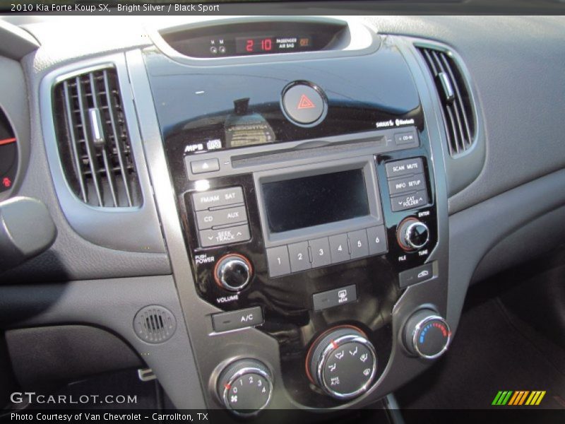 Bright Silver / Black Sport 2010 Kia Forte Koup SX