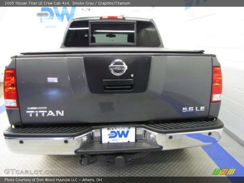 Smoke Gray / Graphite/Titanium 2005 Nissan Titan LE Crew Cab 4x4