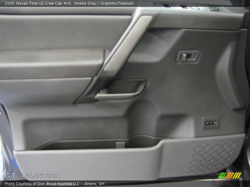 Smoke Gray / Graphite/Titanium 2005 Nissan Titan LE Crew Cab 4x4
