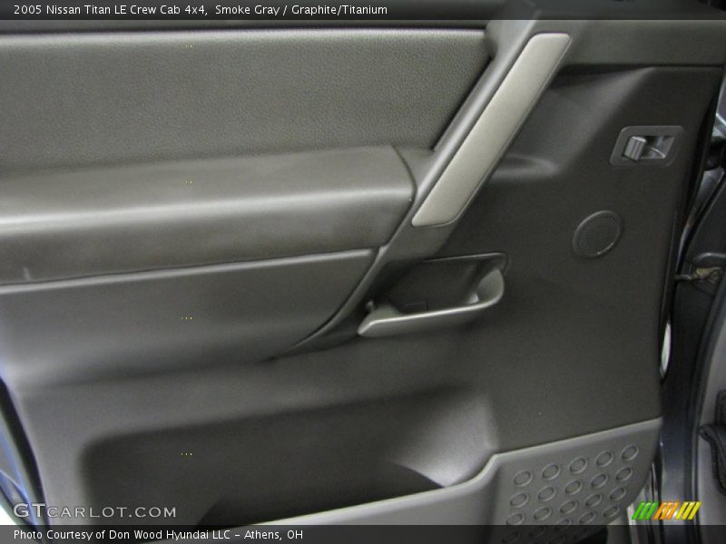 Smoke Gray / Graphite/Titanium 2005 Nissan Titan LE Crew Cab 4x4