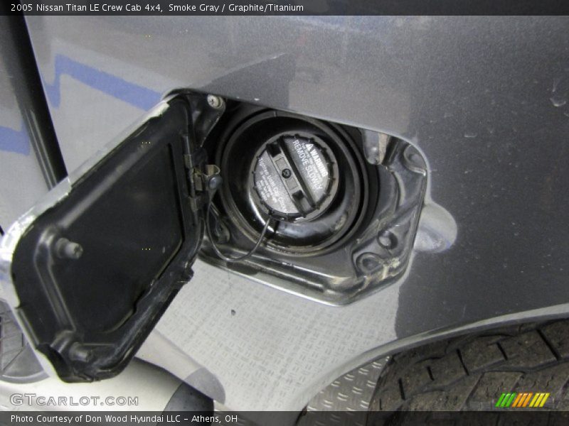 Smoke Gray / Graphite/Titanium 2005 Nissan Titan LE Crew Cab 4x4