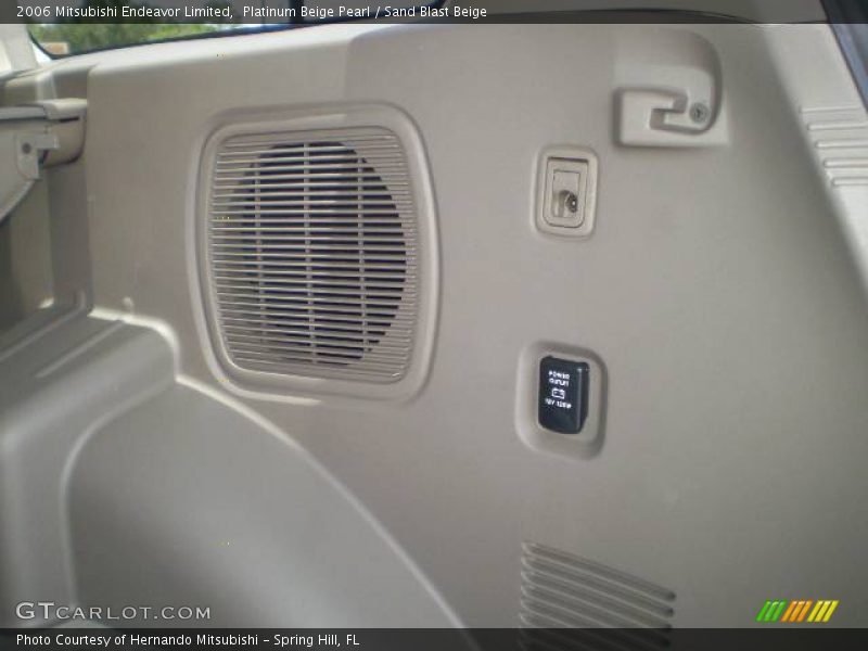 Platinum Beige Pearl / Sand Blast Beige 2006 Mitsubishi Endeavor Limited