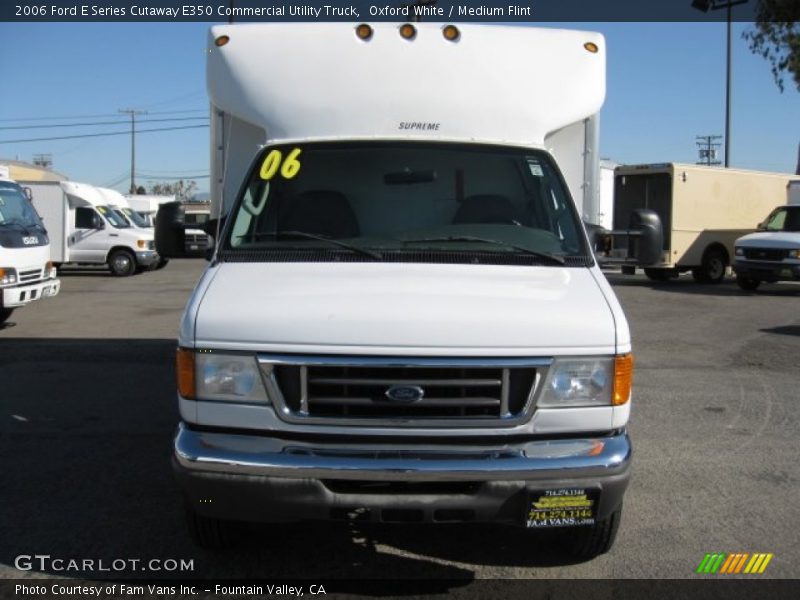 Oxford White / Medium Flint 2006 Ford E Series Cutaway E350 Commercial Utility Truck