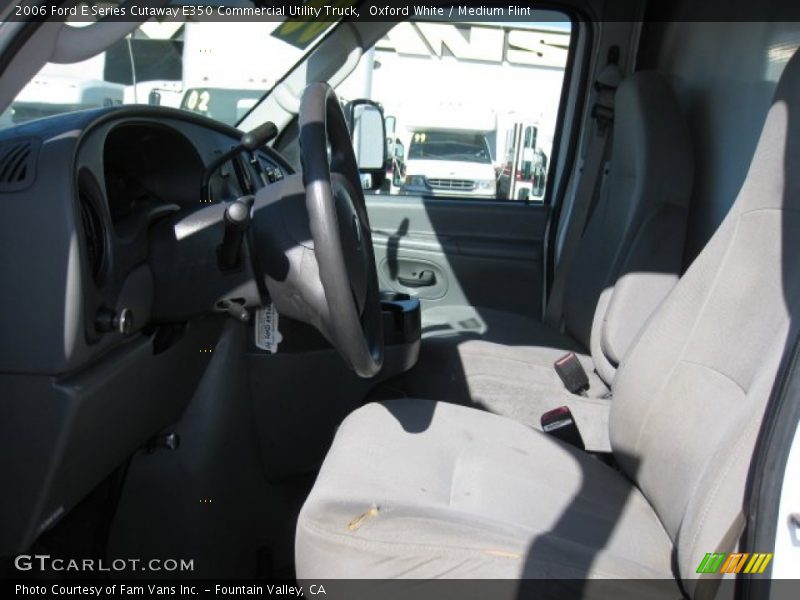 Oxford White / Medium Flint 2006 Ford E Series Cutaway E350 Commercial Utility Truck