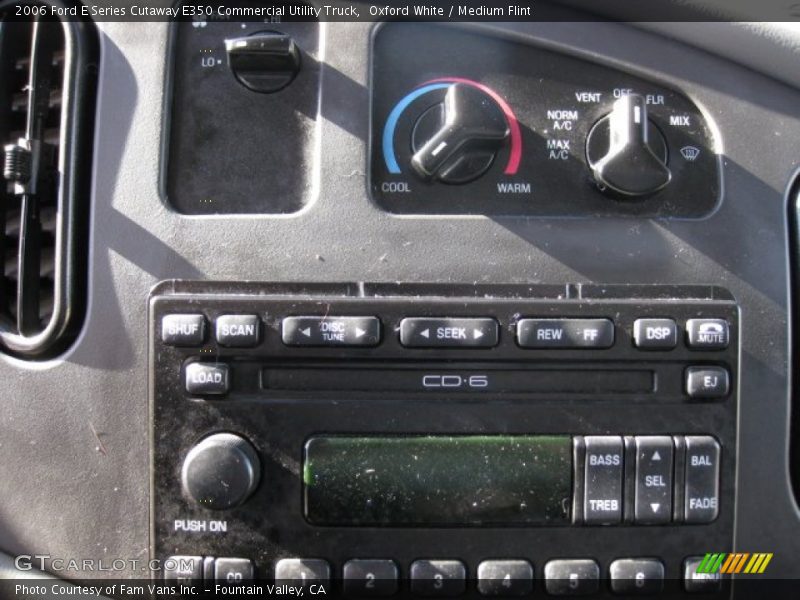 Oxford White / Medium Flint 2006 Ford E Series Cutaway E350 Commercial Utility Truck