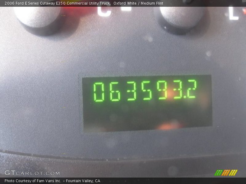 Oxford White / Medium Flint 2006 Ford E Series Cutaway E350 Commercial Utility Truck