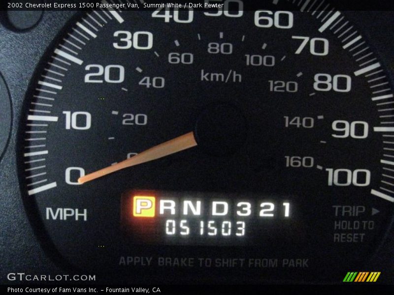 Summit White / Dark Pewter 2002 Chevrolet Express 1500 Passenger Van