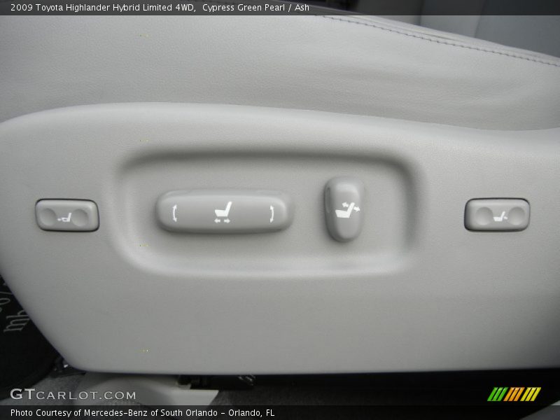 Controls of 2009 Highlander Hybrid Limited 4WD