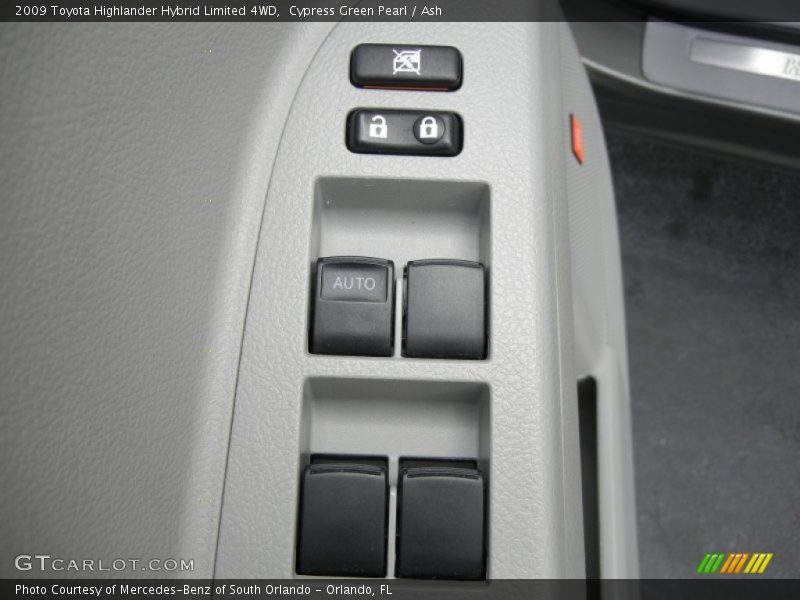 Controls of 2009 Highlander Hybrid Limited 4WD