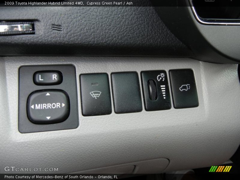 Cypress Green Pearl / Ash 2009 Toyota Highlander Hybrid Limited 4WD