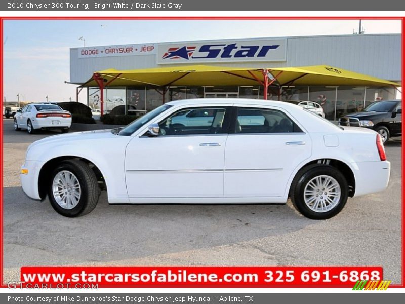 Bright White / Dark Slate Gray 2010 Chrysler 300 Touring