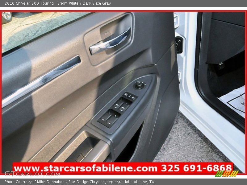 Bright White / Dark Slate Gray 2010 Chrysler 300 Touring