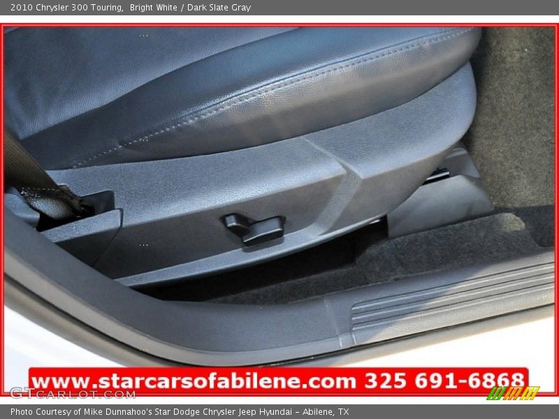 Bright White / Dark Slate Gray 2010 Chrysler 300 Touring