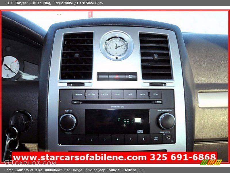 Bright White / Dark Slate Gray 2010 Chrysler 300 Touring
